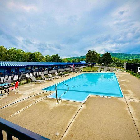 Travelodge By Wyndham Lake George Ny Екстер'єр фото