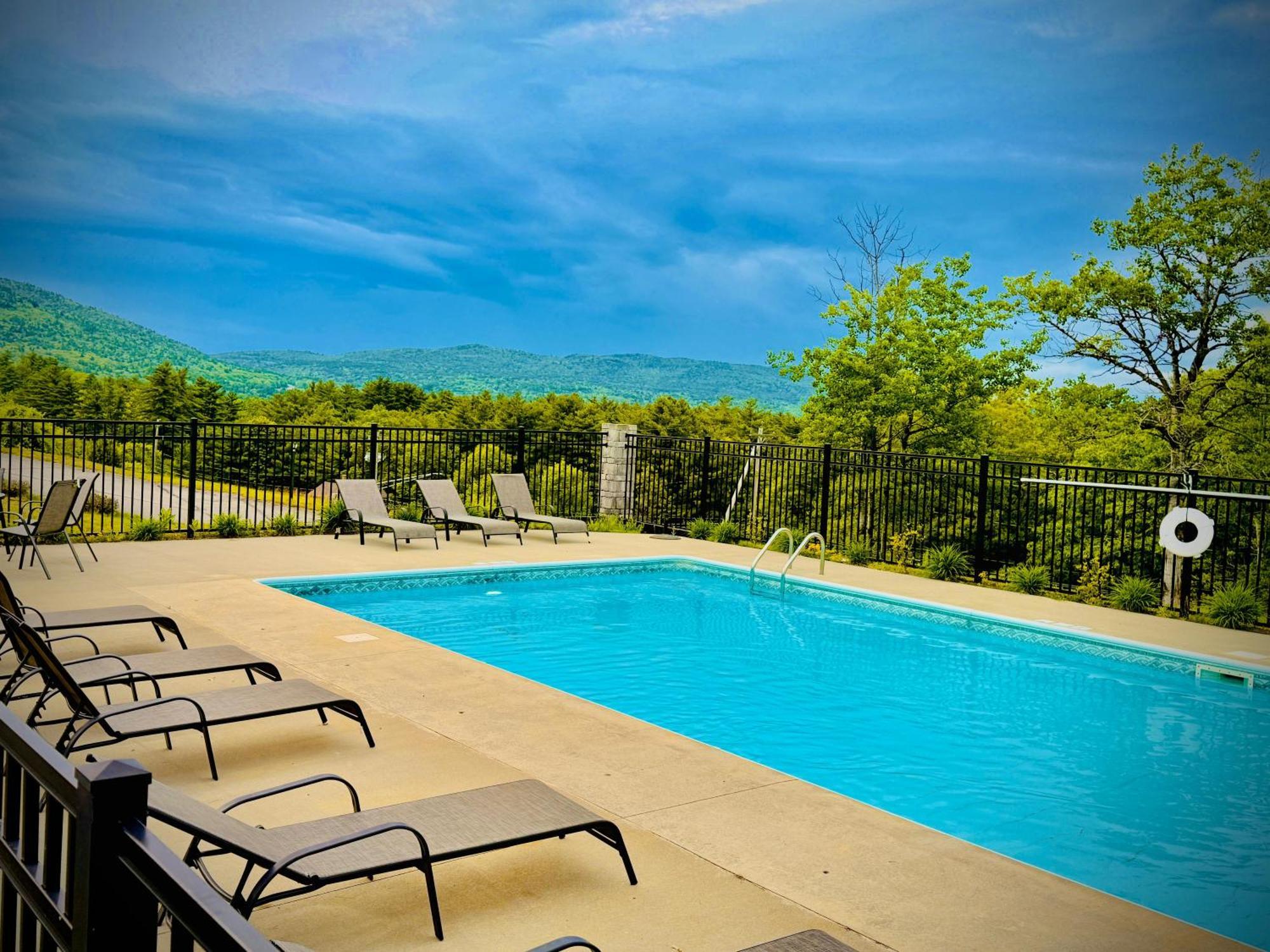 Travelodge By Wyndham Lake George Ny Екстер'єр фото