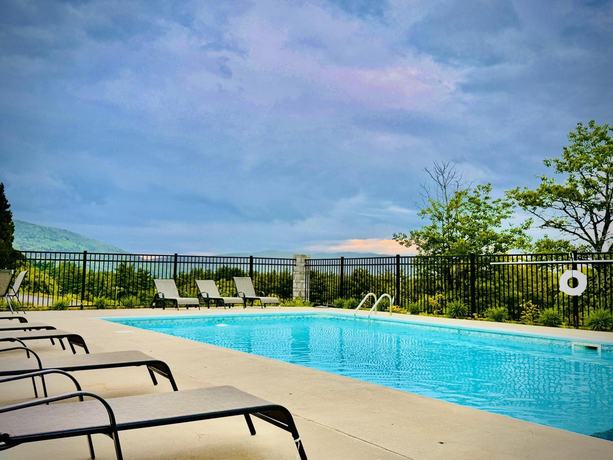 Travelodge By Wyndham Lake George Ny Екстер'єр фото