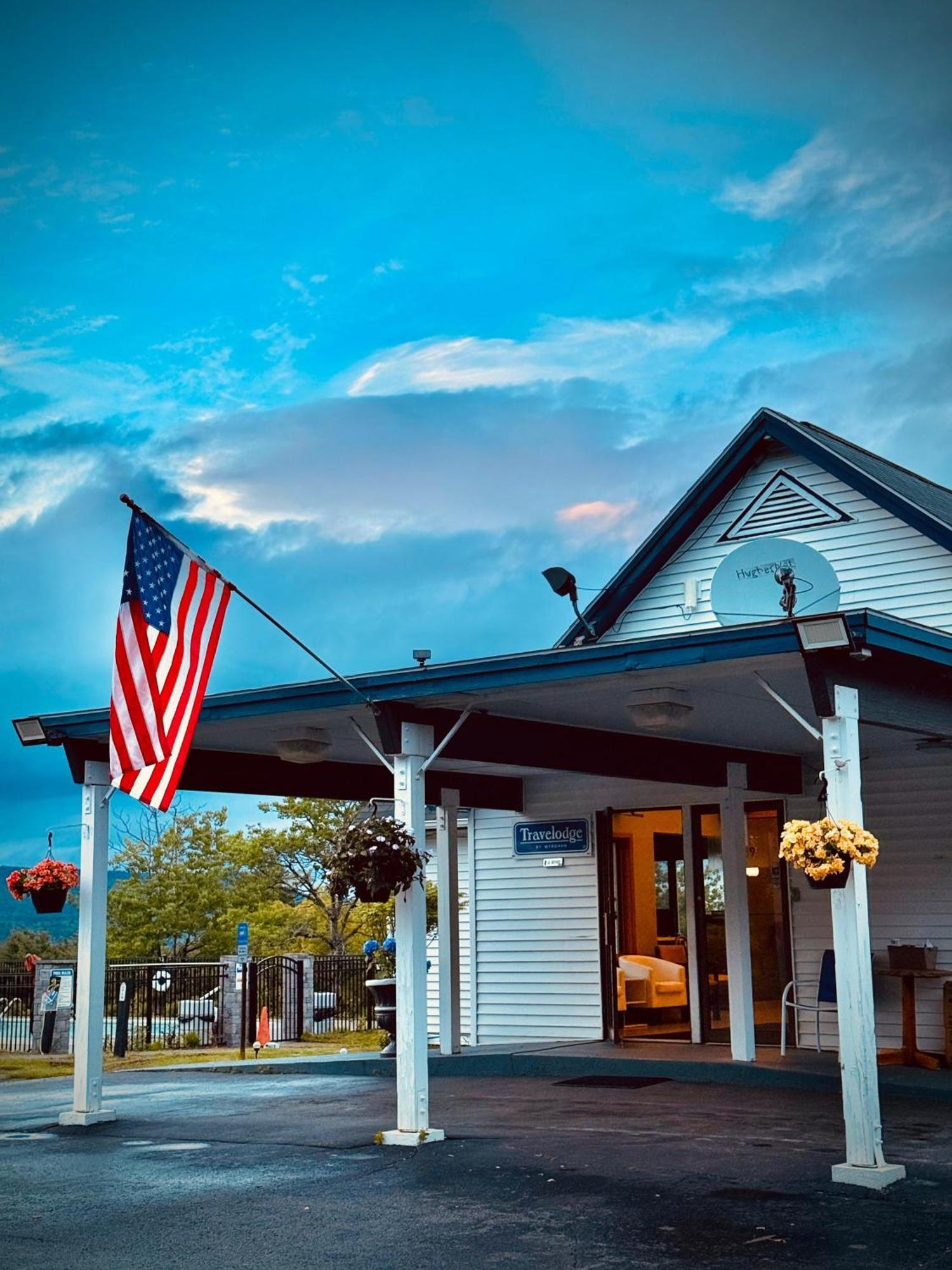 Travelodge By Wyndham Lake George Ny Екстер'єр фото
